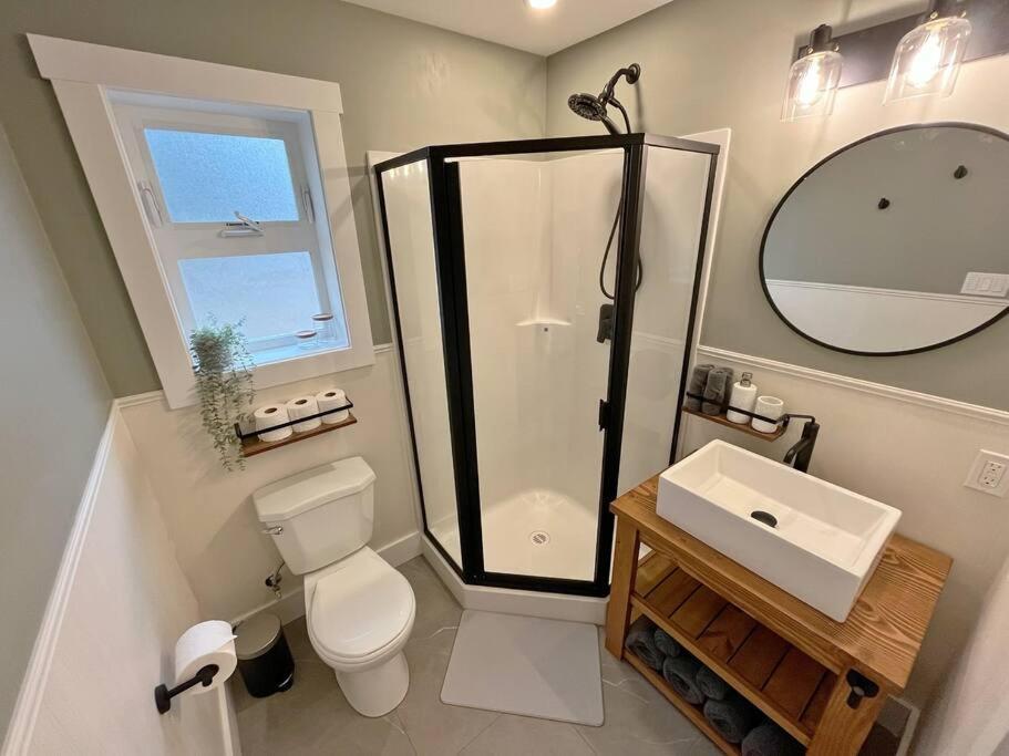 Modern Studio With Soft Tub And Mountain Views - Ratcliffe Guest Suite ダンカン エクステリア 写真